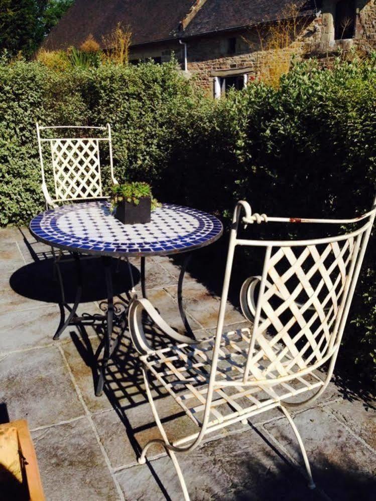 Le Domaine De Saint-Thomin Bed & Breakfast Nostang Luaran gambar